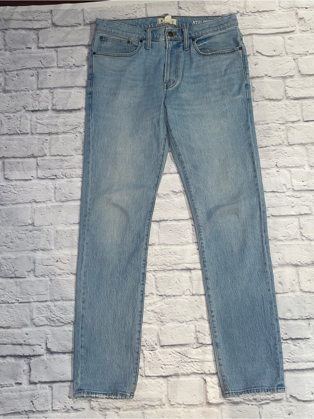 Madewell Men’s Athletic Slim Jeans. Light Blue Size 34x34